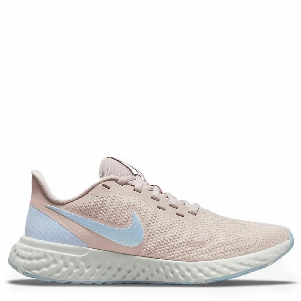 Women’s Nike Revolution 5 Sneakers Size 9